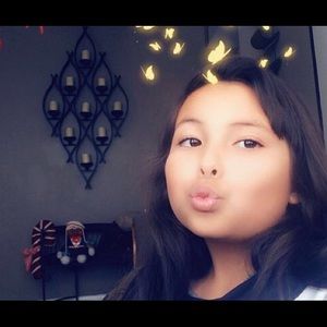 Meet your Posher, Mia